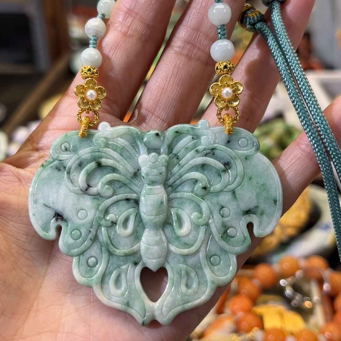 翡翠颈饰未镶嵌待编款