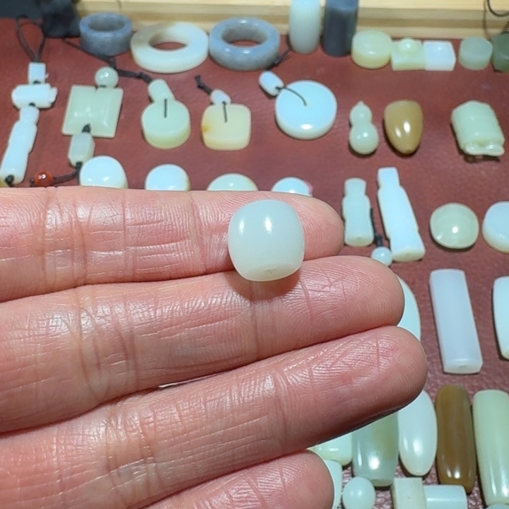 渡***和田玉未镶嵌吊坠(不含链)