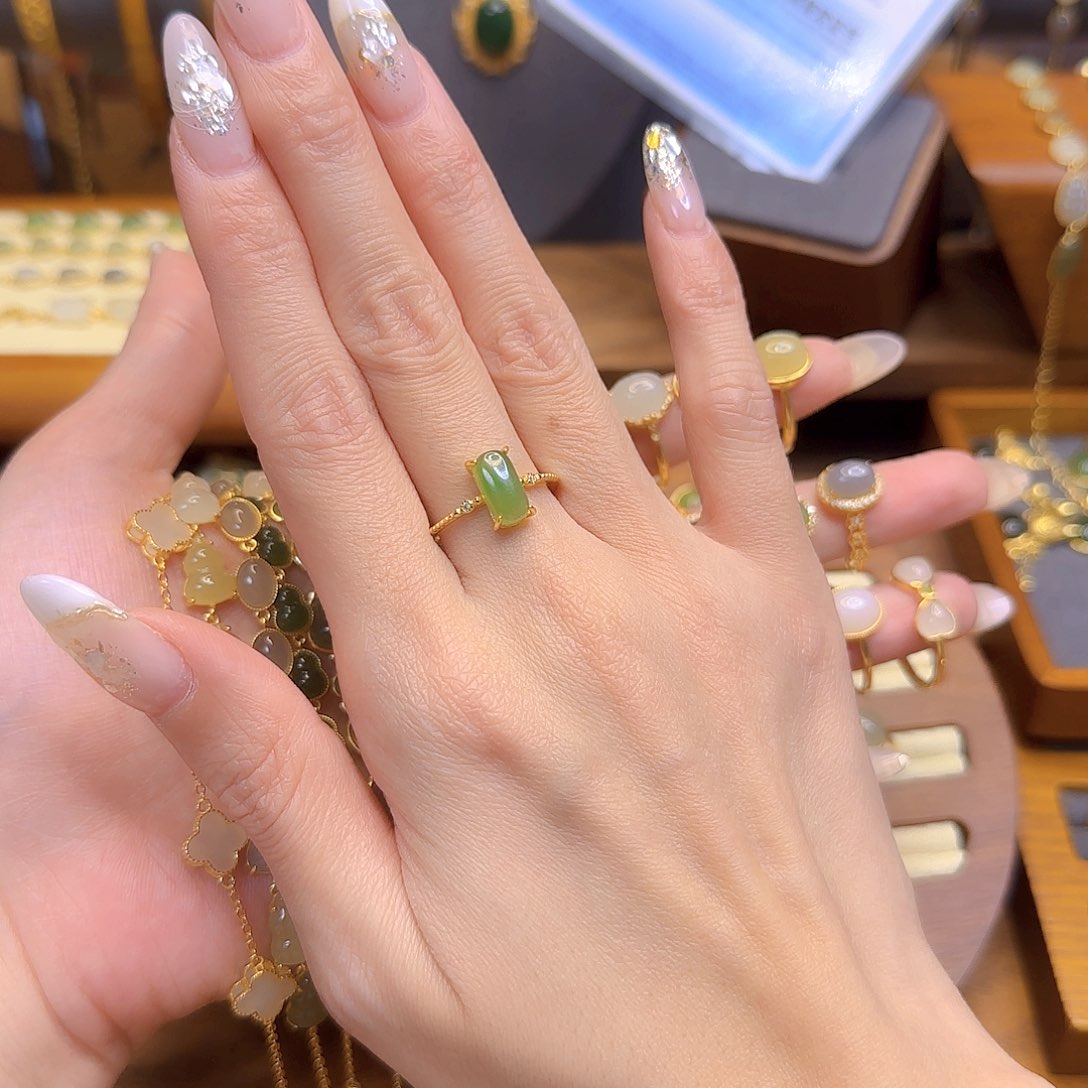 和田玉戒指银S925镀金镶嵌