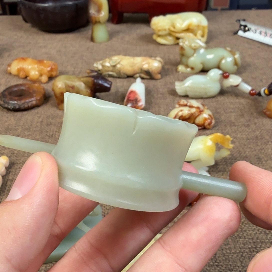 标***猫和田玉（糖玉）未镶嵌珠宝半成品