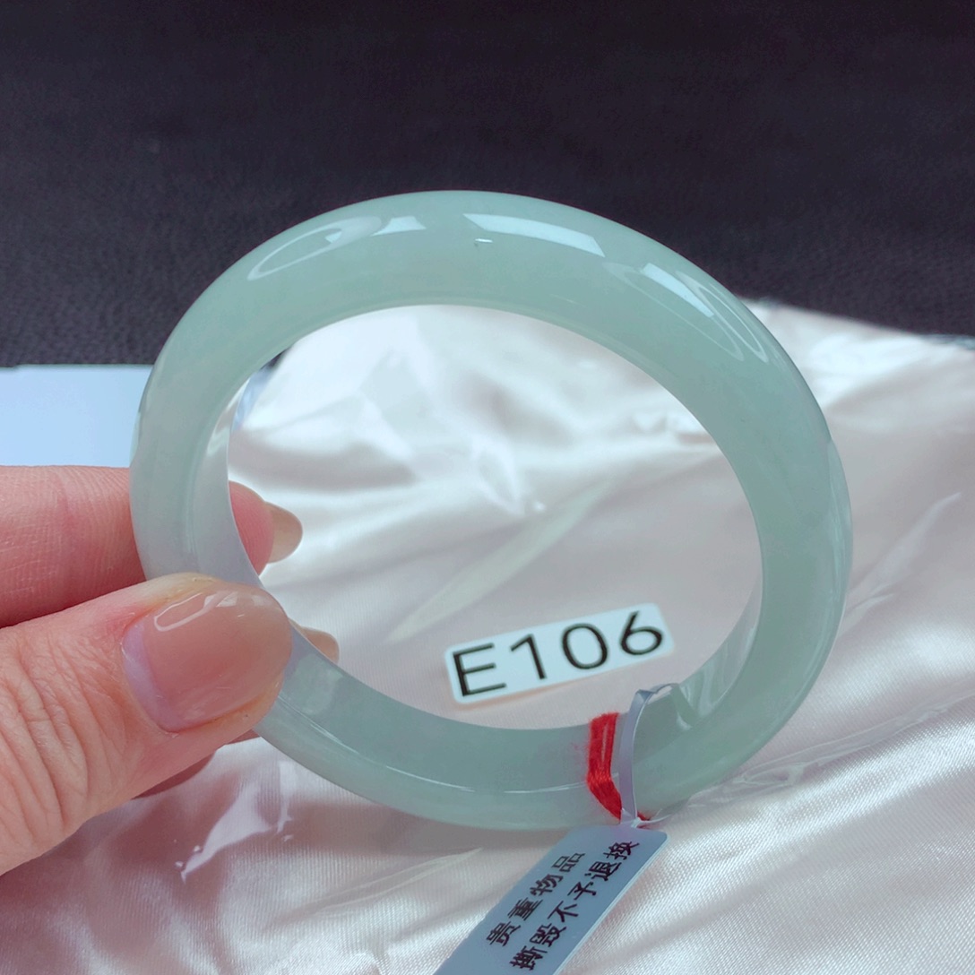 翡翠手镯未镶嵌手镯88