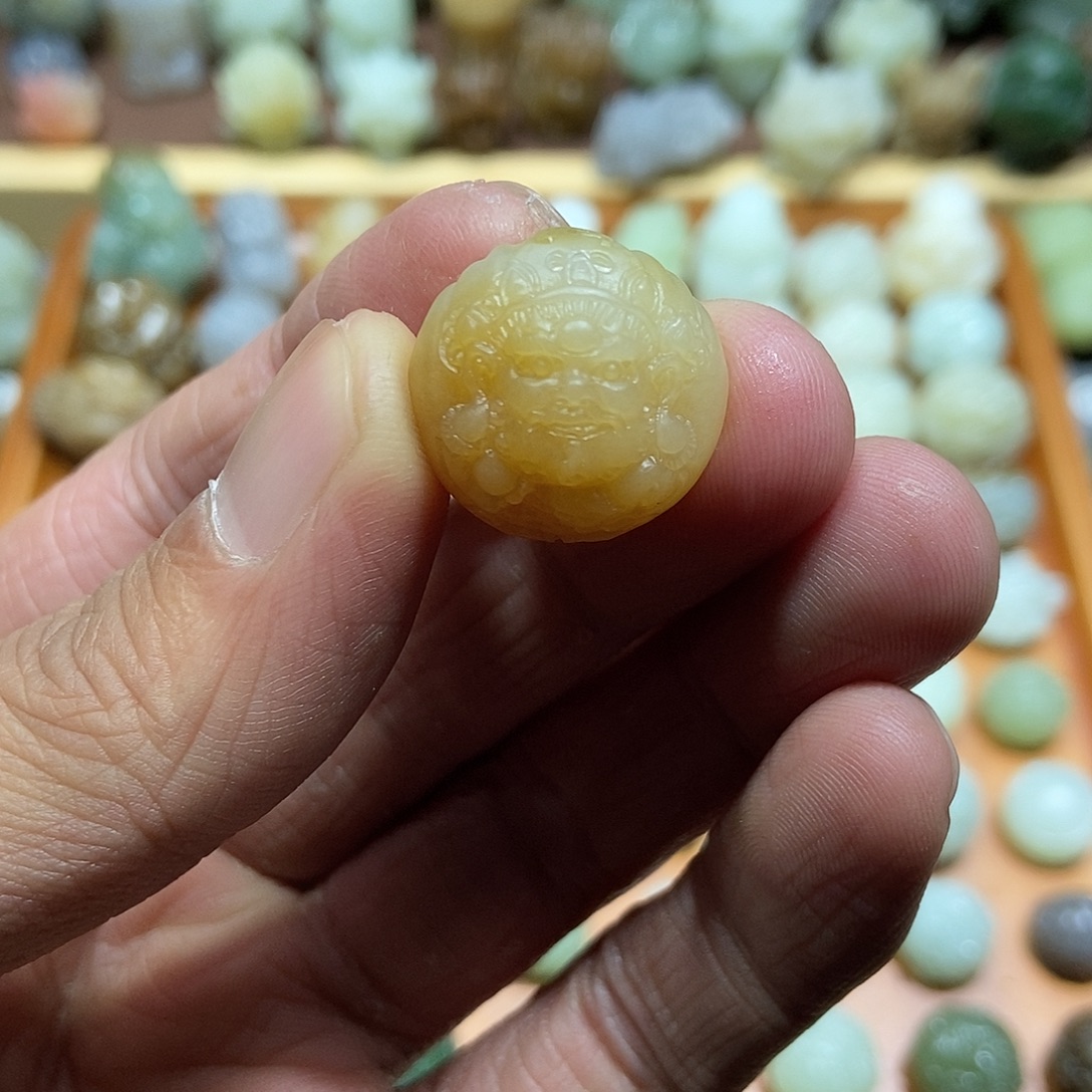 和田玉未镶嵌颈饰定制