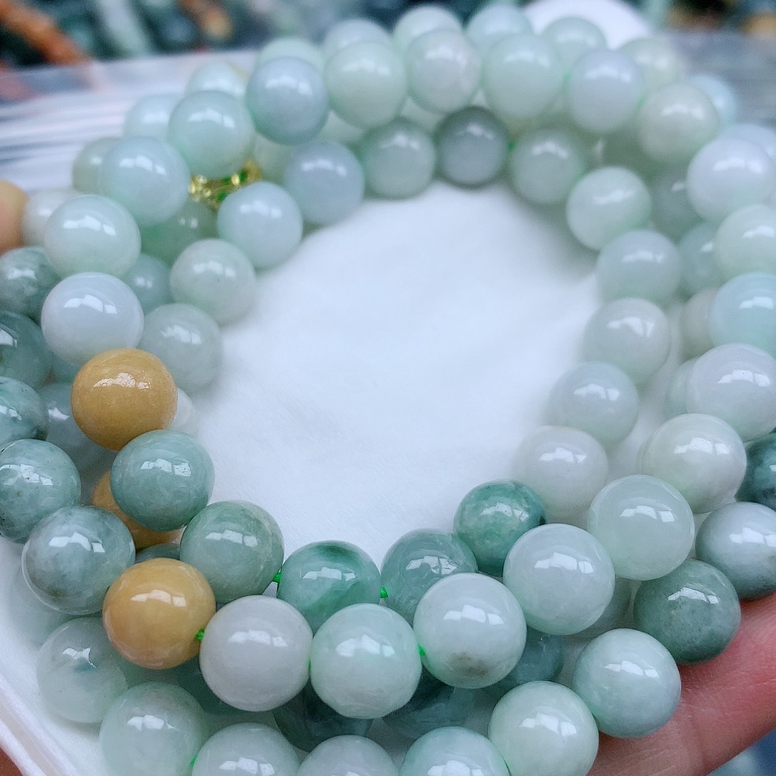 翡翠颈饰未镶嵌手串