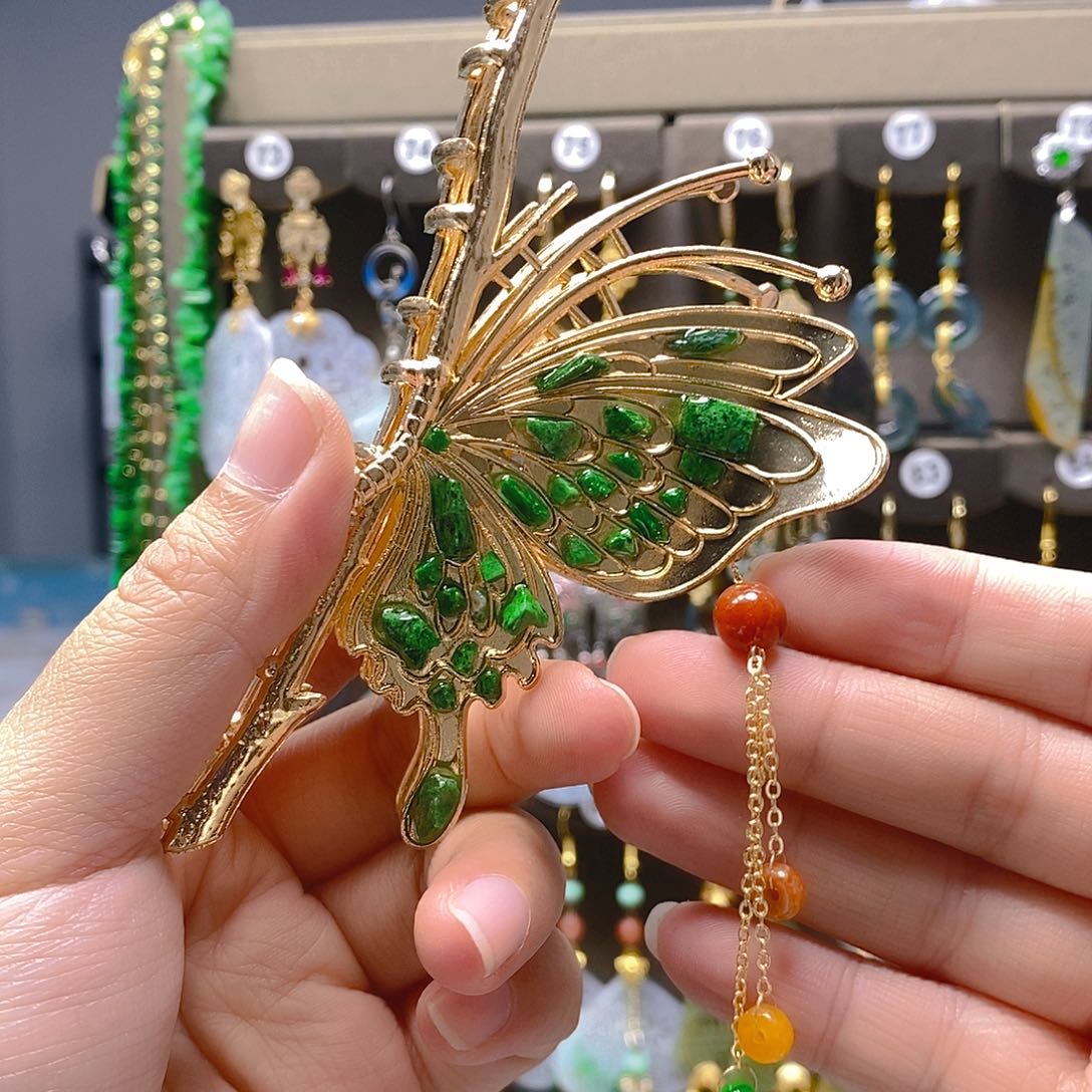 颈饰未镶嵌翡翠翡翠