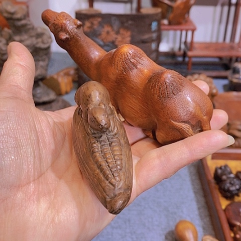 贡木平华彩木作摆件