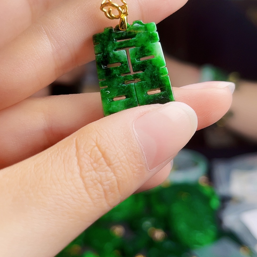 颈饰银S925镶嵌翡翠多样性