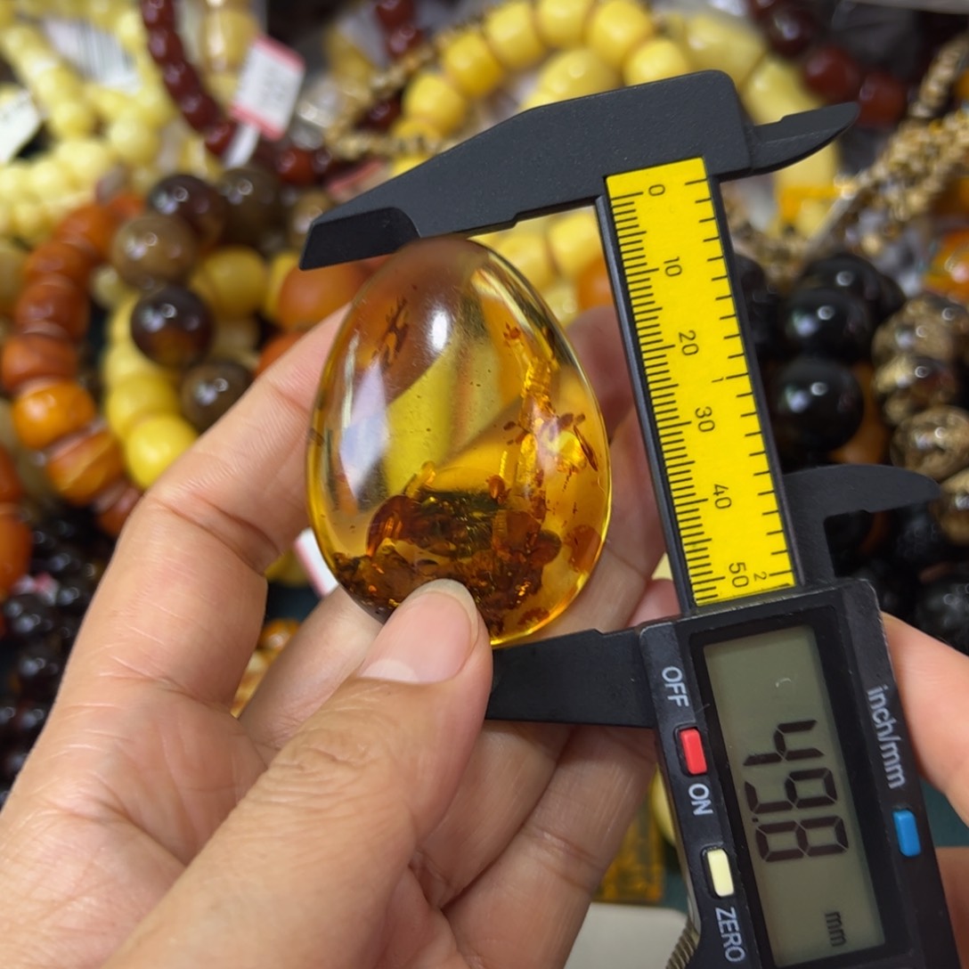 未镶嵌琥珀珠宝奇石912