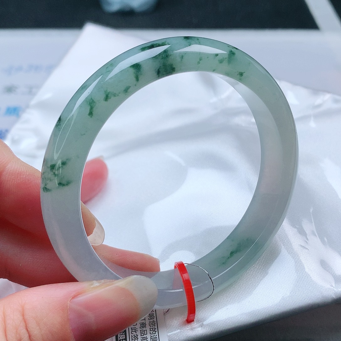 翡翠手镯未镶嵌57圈+