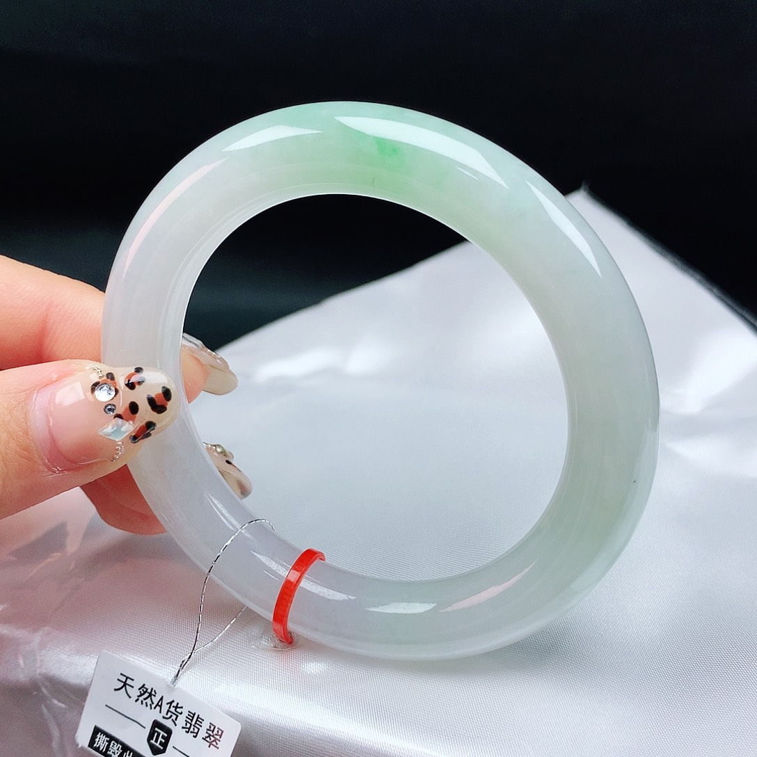 翡翠手镯未镶嵌54胖