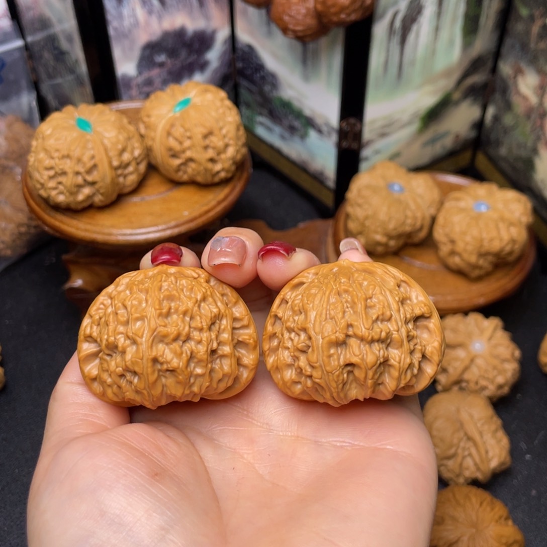 文玩核桃把件小*。44白狮子