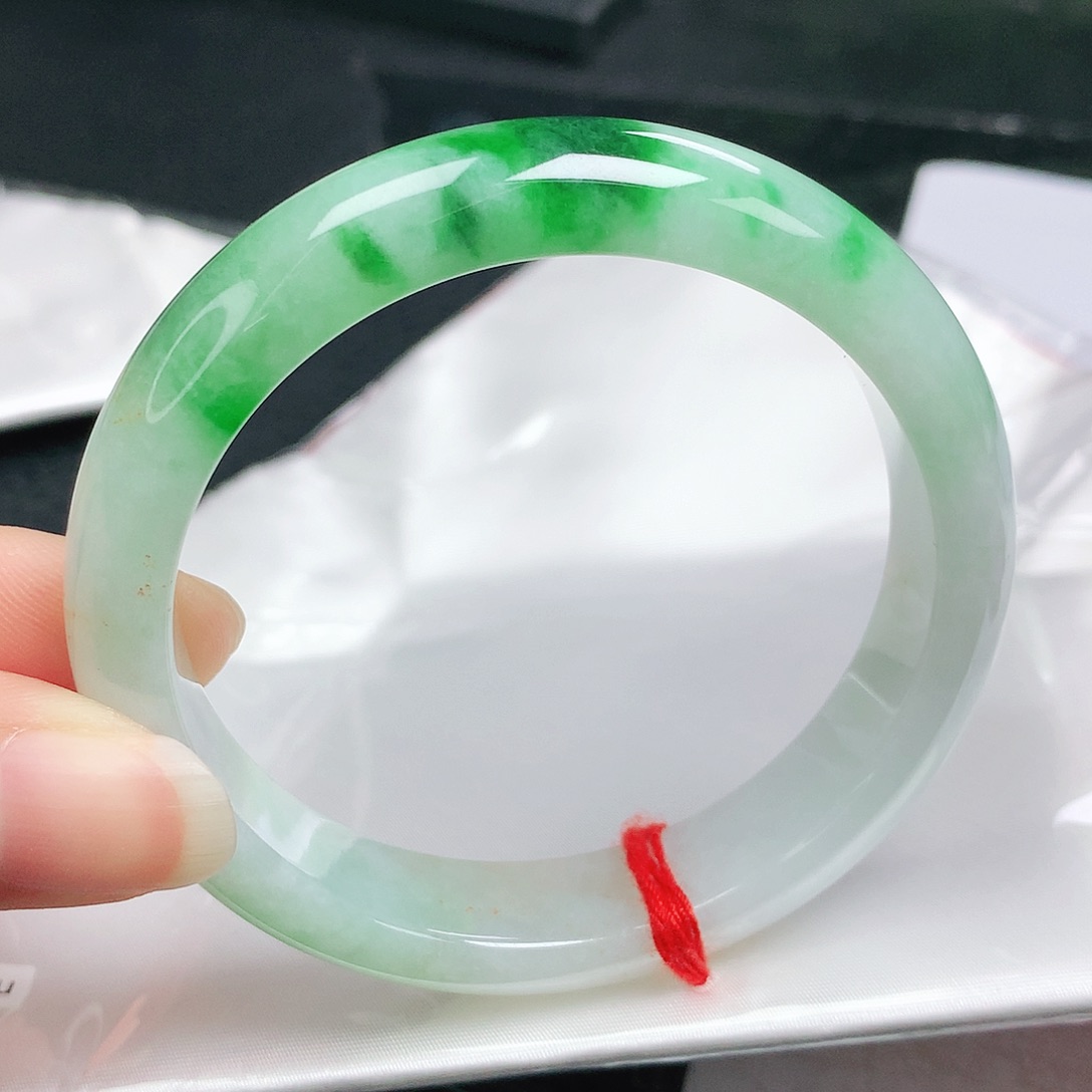 翡翠手镯未镶嵌正