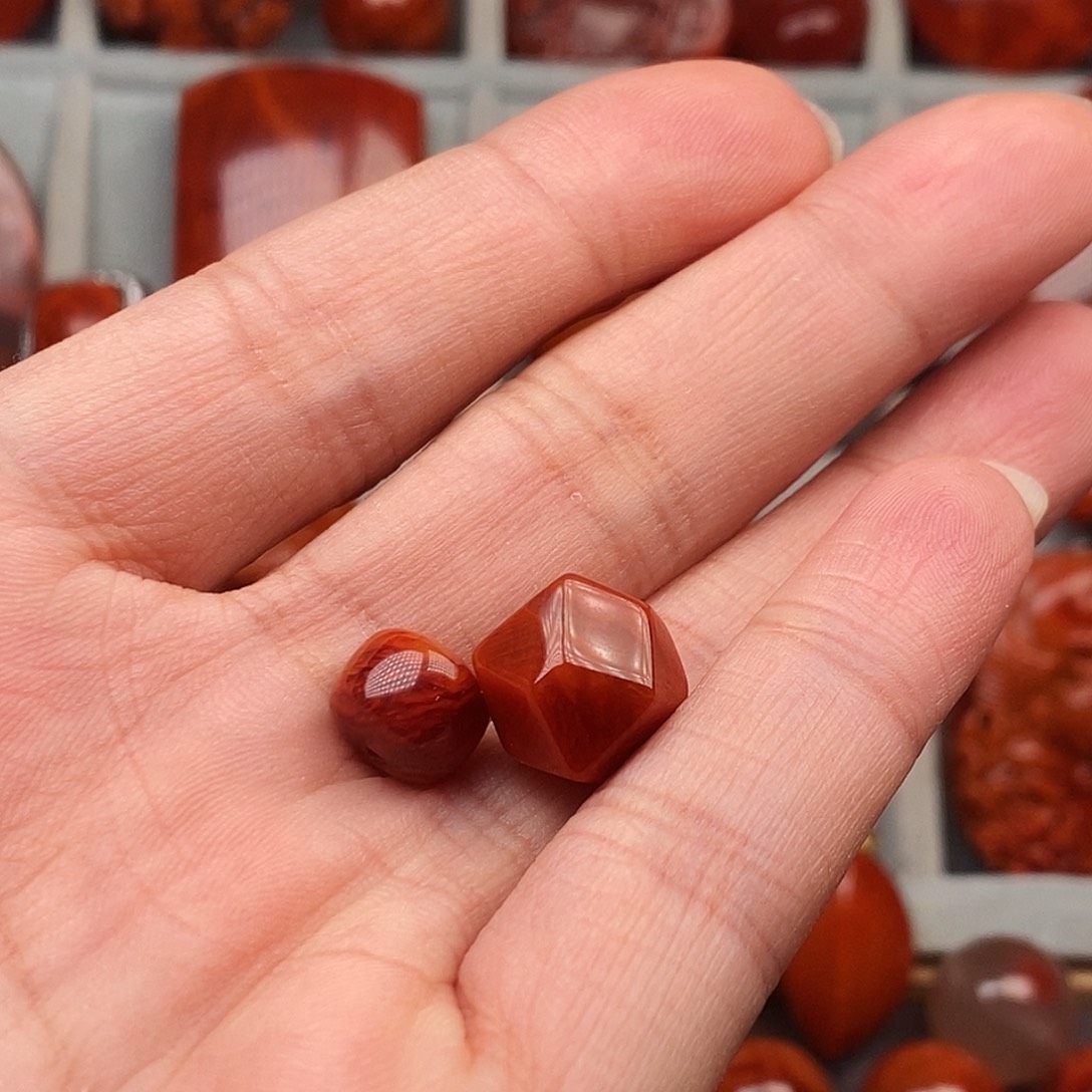 神***猫南红玛瑙未镶嵌配饰