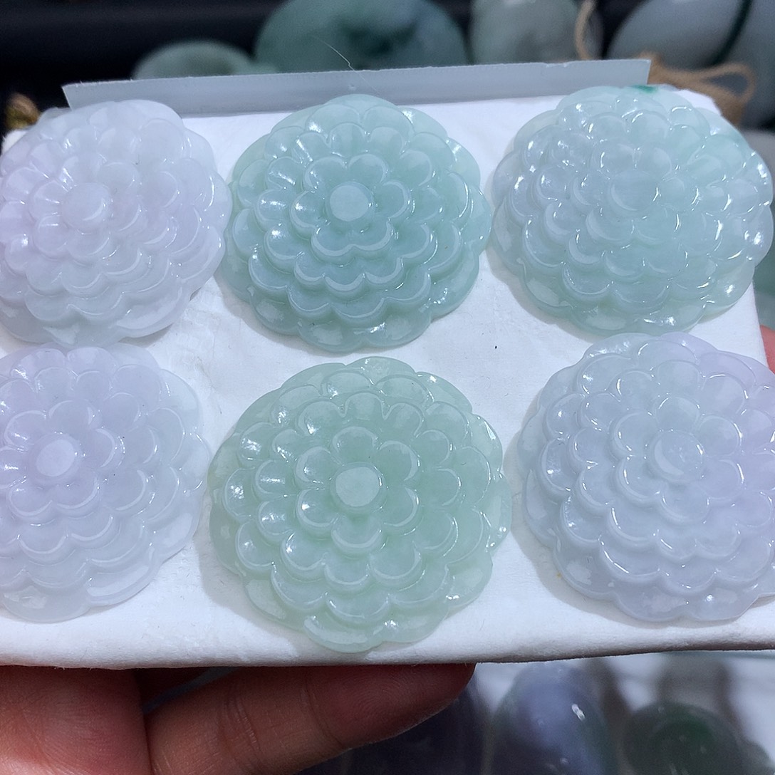 翡翠未镶嵌颈饰发1个