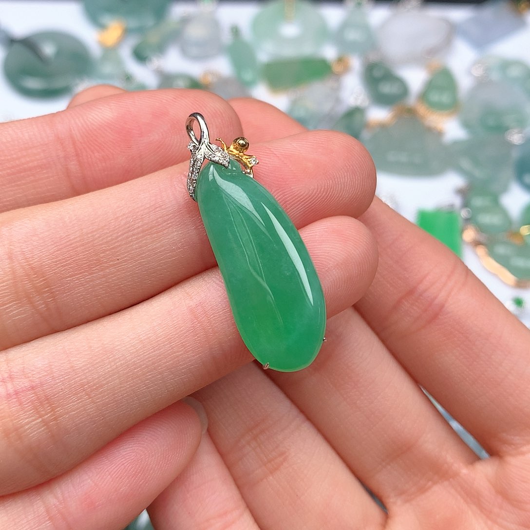 翡翠颈饰18K金镶嵌郑*郑天然翡翠