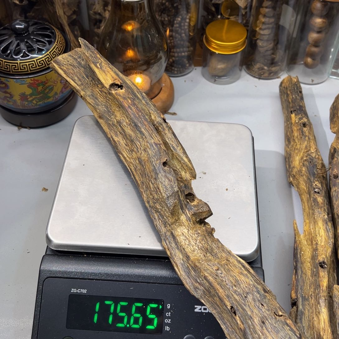 沉香手串绿棋虫漏原材料175克