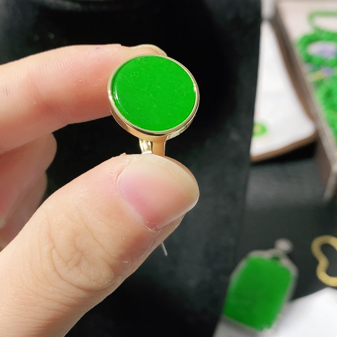 翡翠颈饰14K金镶嵌吊坠