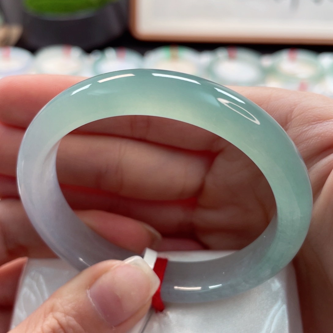 【闪购商品】翡翠手镯未镶嵌54贵妃巨冰透湖水绿带梦幻紫29号