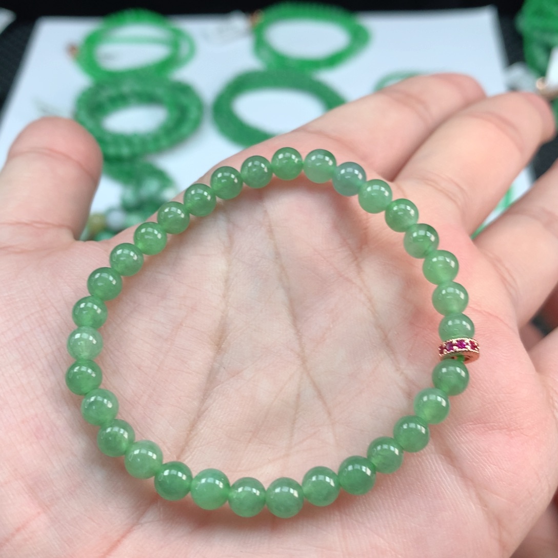 翡翠手链未镶嵌翡翠