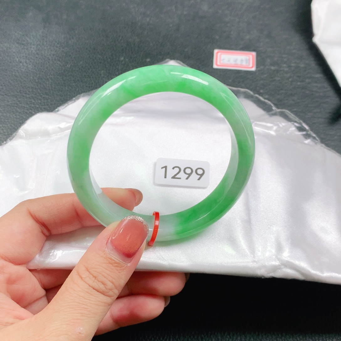 翡翠未镶嵌手镯03