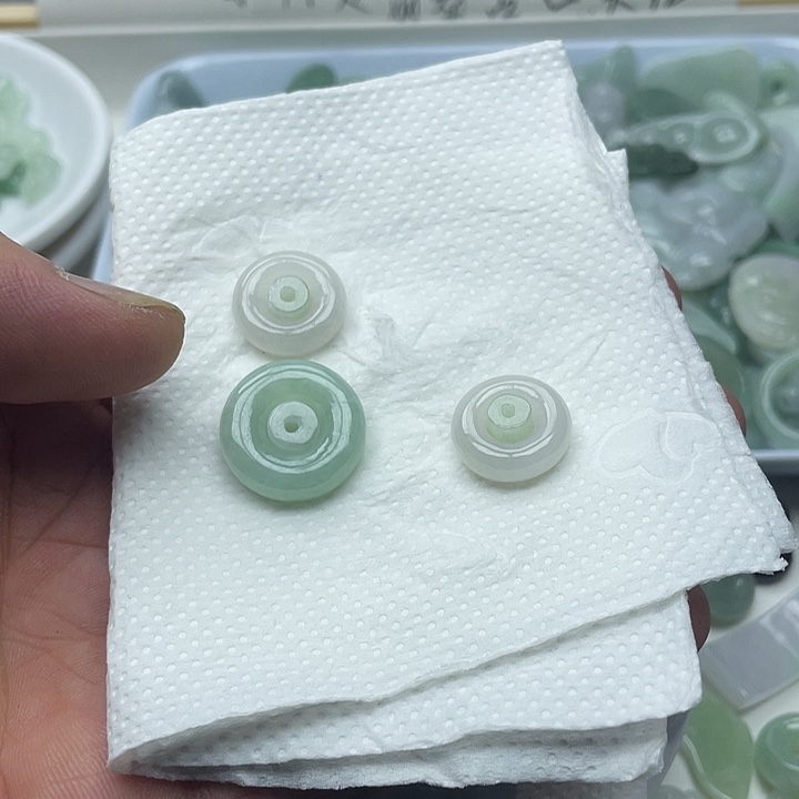 散珠翡翠天然缅甸翡翠吊坠