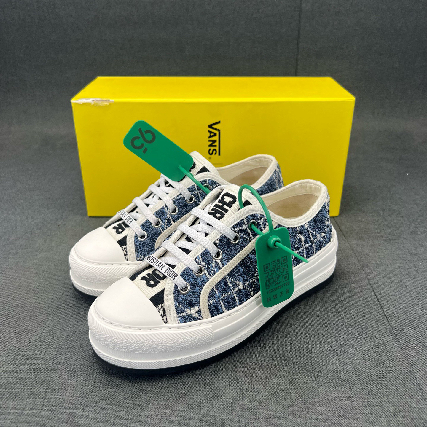 99新 DIOR/迪奥 35.5码 walk白蓝厚底 二手 无盒