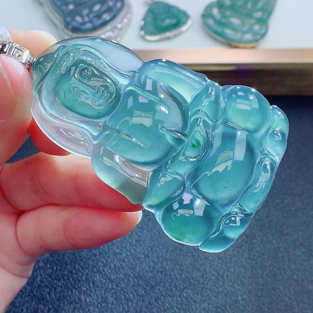 翡翠颈饰18K金镶嵌翡翠