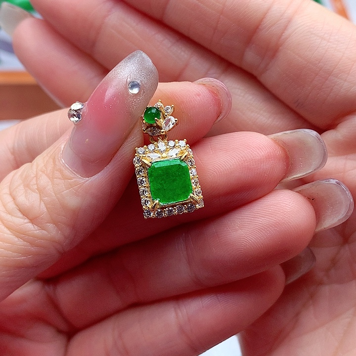 翡翠颈饰银S925镶嵌翡翠