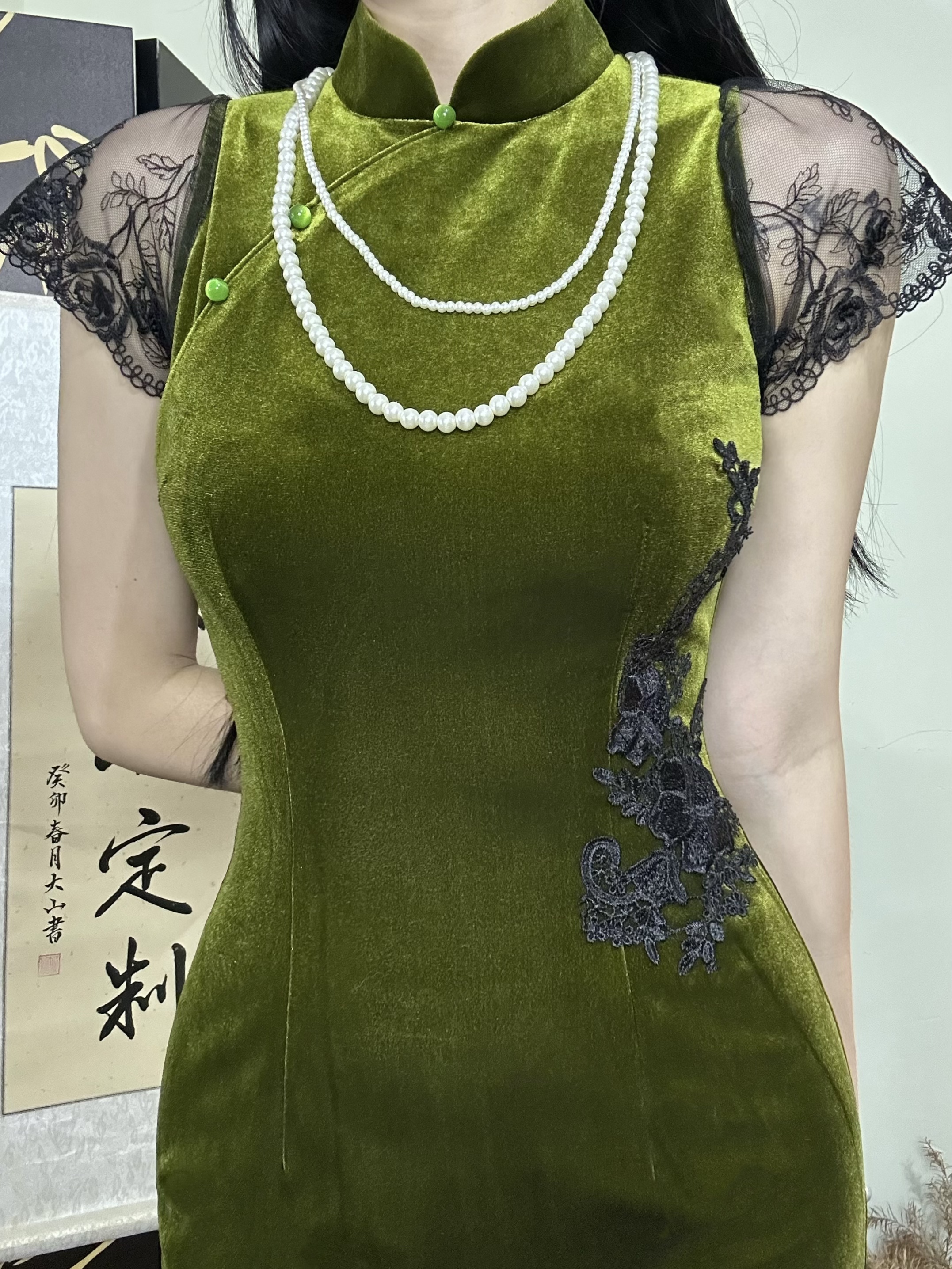 叁屿定制 青玉案~新中式复古高级丝绒显白蕾丝小盖袖长款修身旗袍