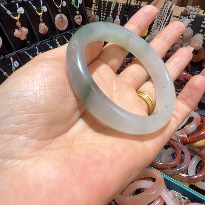 石英质玉手镯未镶嵌舒*