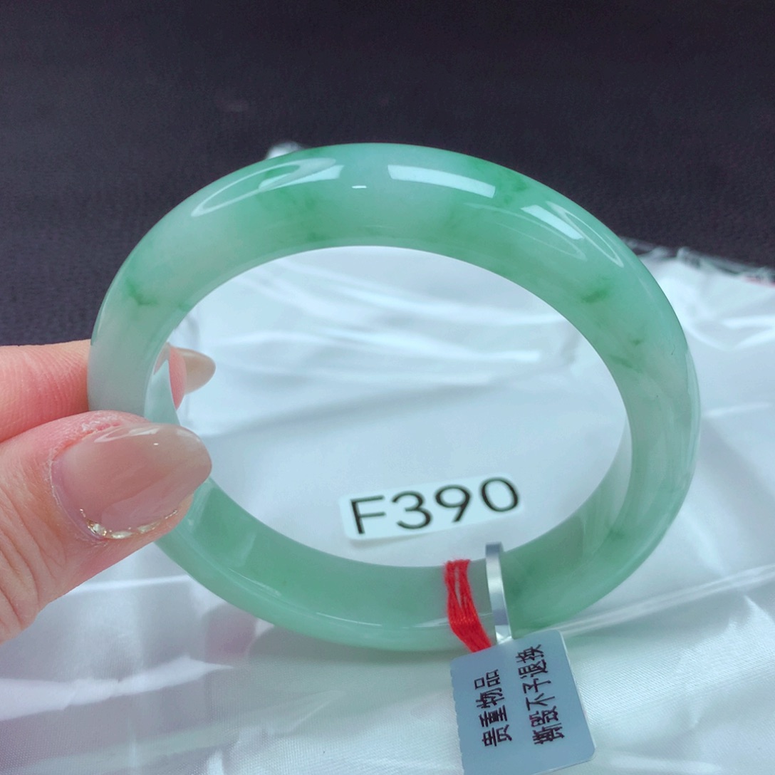 翡翠手镯未镶嵌手镯88