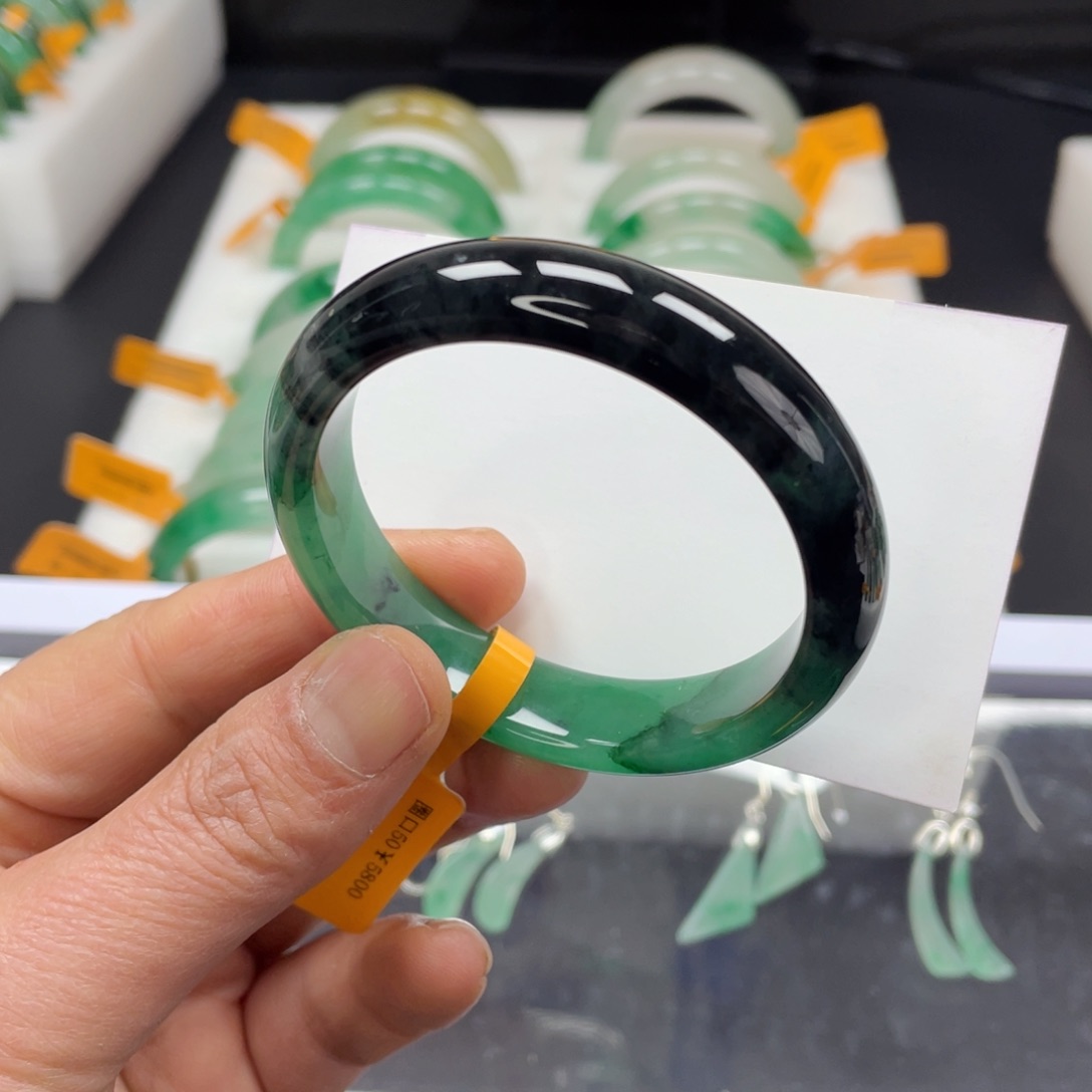 石英质玉手镯未镶嵌50圈