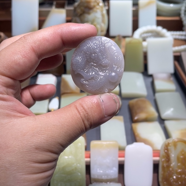 颈饰未镶嵌和田玉