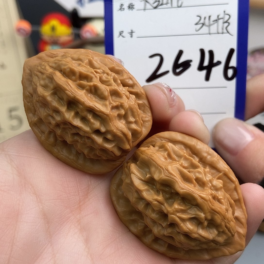 文玩核桃吊坠大红袍