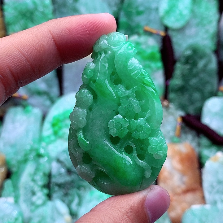 翡翠未镶嵌吊坠(不含链)