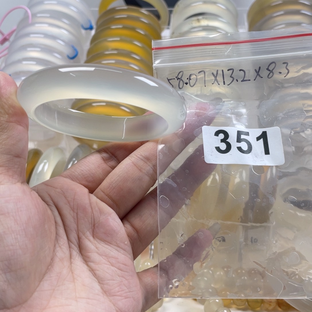 手镯玛瑙/玉髓未镶嵌火*