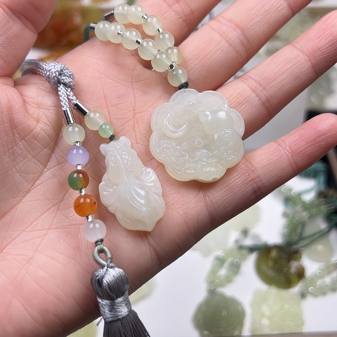 蛇纹石玉未镶嵌颈饰