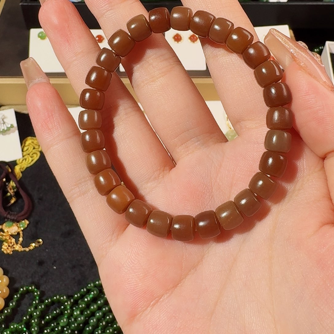 和田玉（糖玉）老型卡7未镶嵌