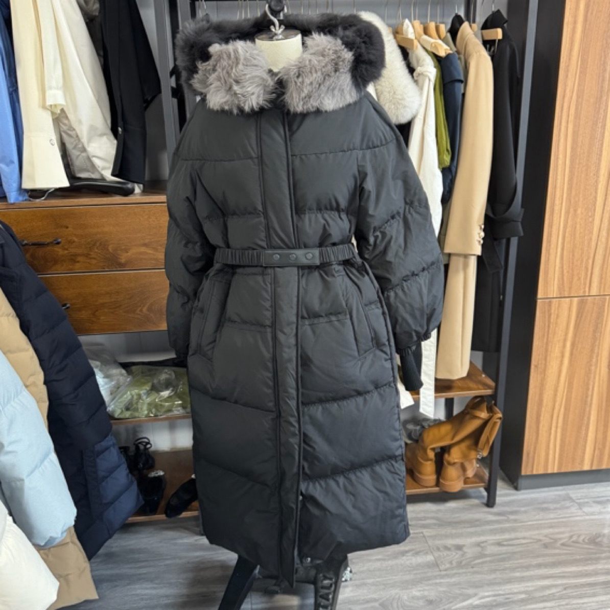 女士狐狸双色毛领八零鹅绒801款鹅绒服
