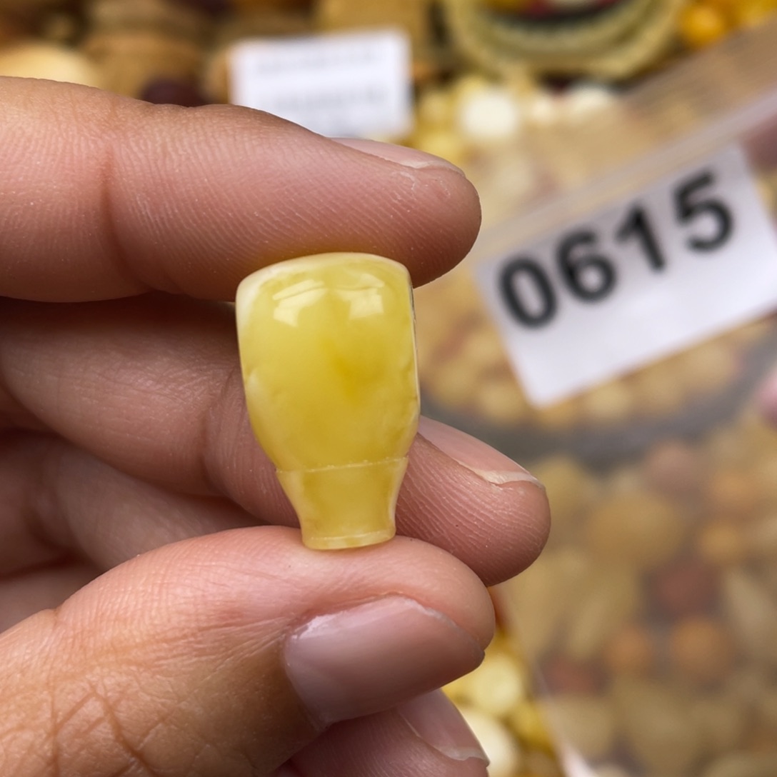琥珀珠宝奇石未镶嵌12.3 一线天