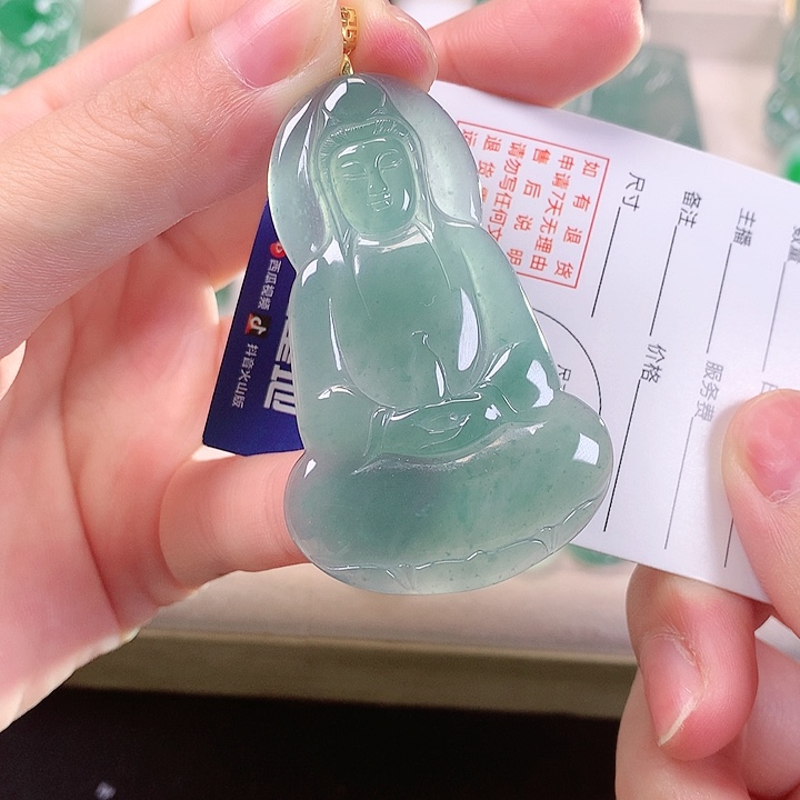 翡翠颈饰18K金镶嵌翡翠