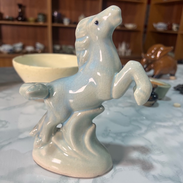 瓷器瓷片磁州窑仿钧窑天青色窑变草上飞小马工艺品摆件7.80年代