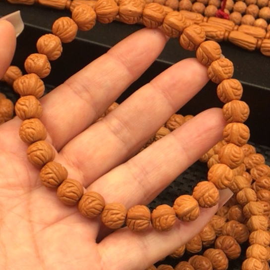 吊坠桃核小金豆10