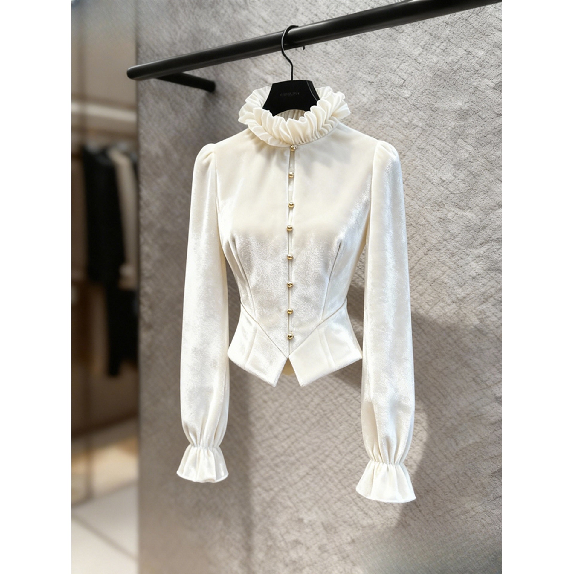 独特漂亮新款小衫女冬绝美巨好看设计感气质高端法式白色丝绒衬衫