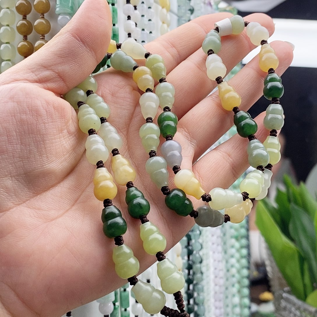 芊***道和田玉未镶嵌颈饰