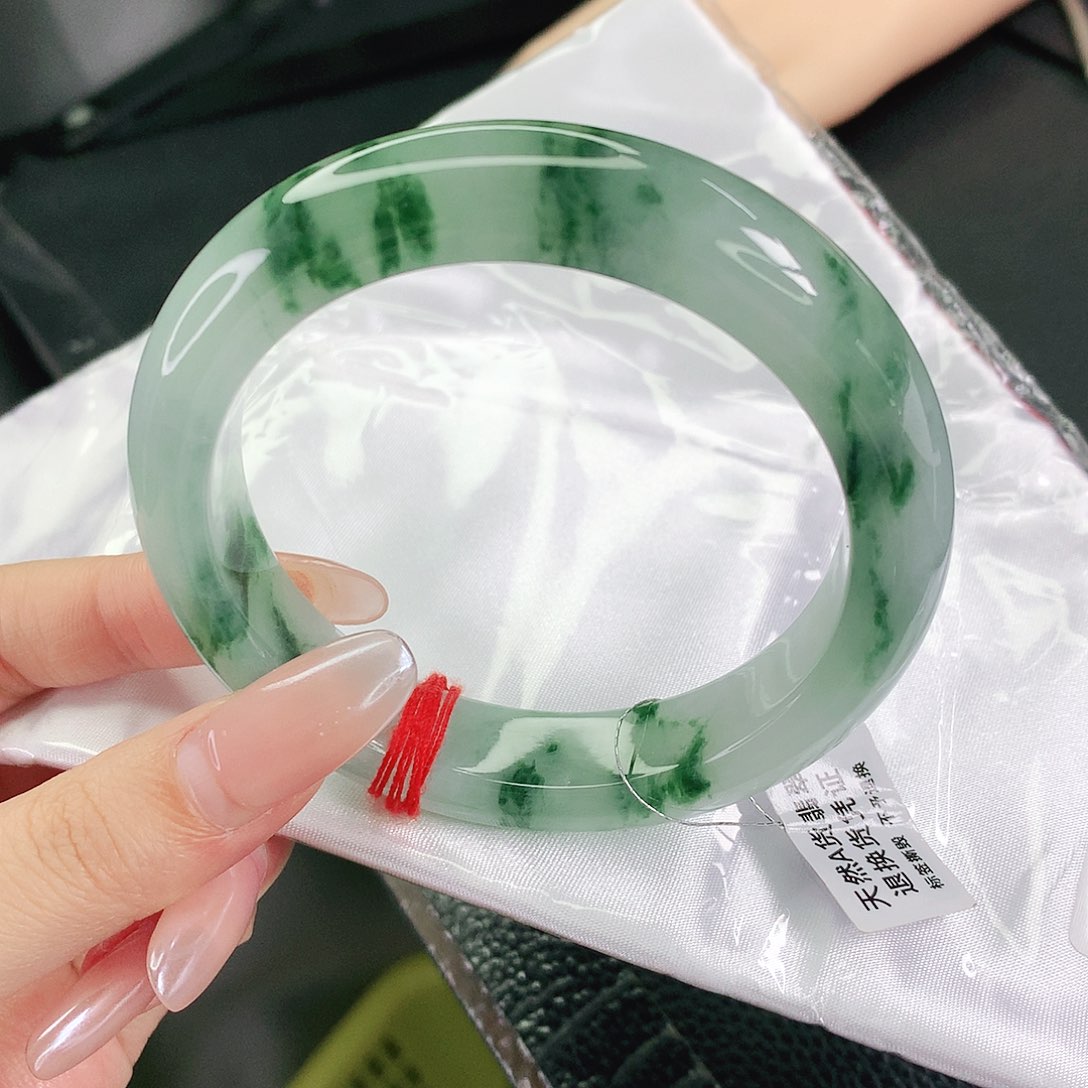 未镶嵌手镯翡翠60圈