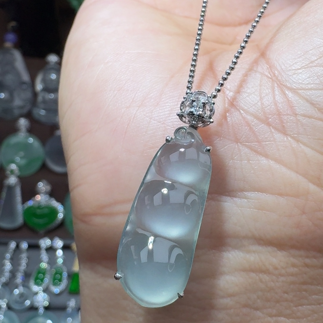 翡翠18K金镶嵌吊坠(赠链)