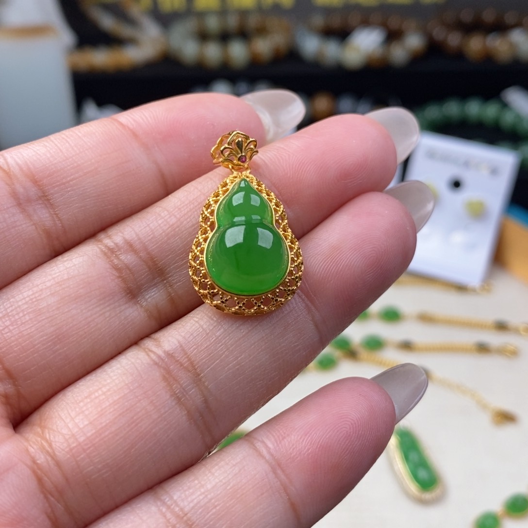 和田玉吊坠银S925镶嵌