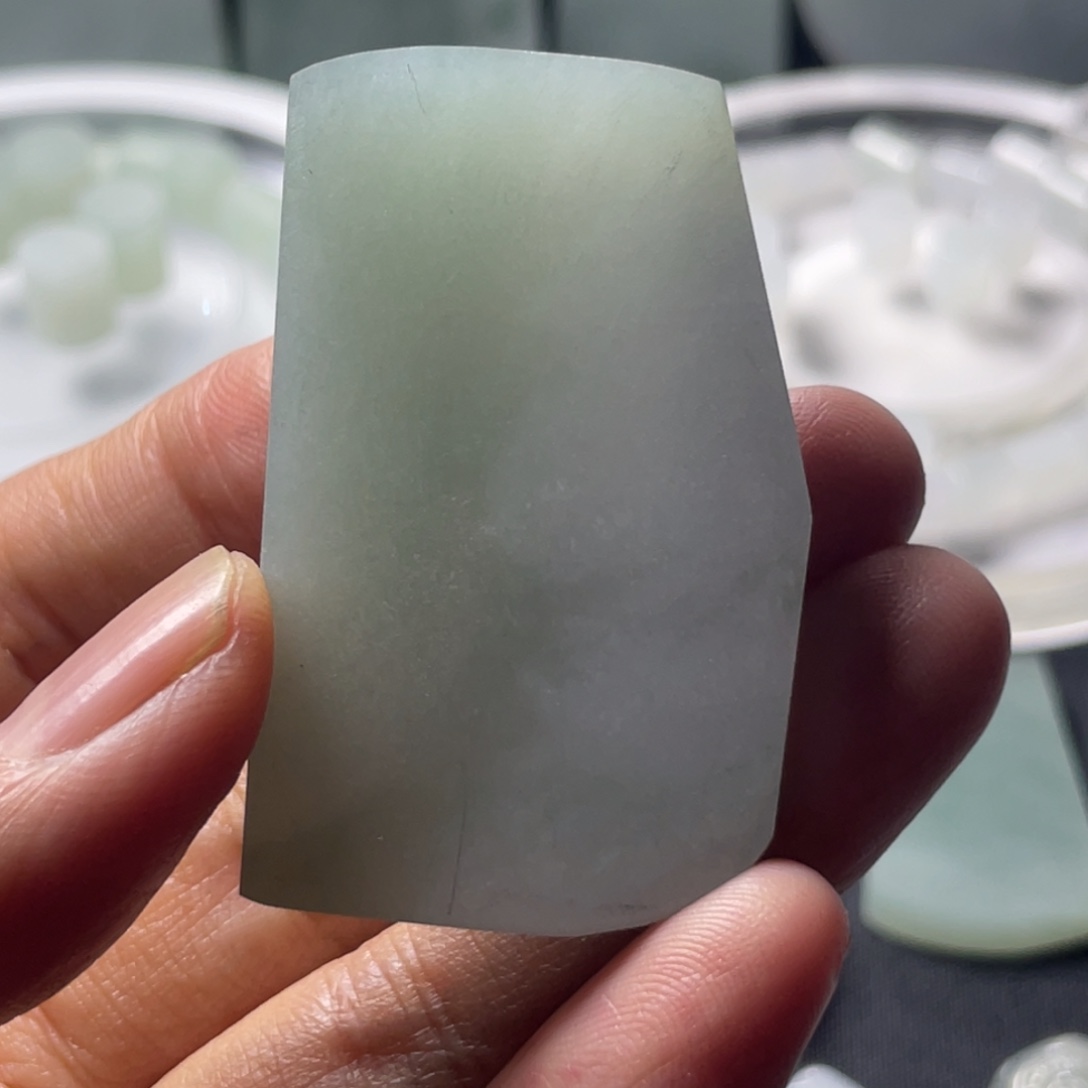 定制翡翠未镶嵌粿石定制