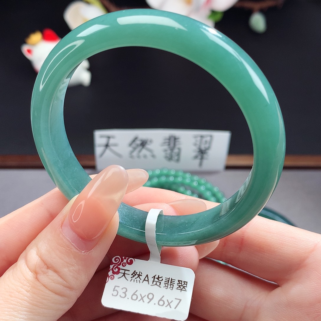 翡翠手镯（圆镯）未镶嵌