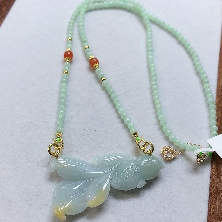 翡翠颈饰未镶嵌吊坠